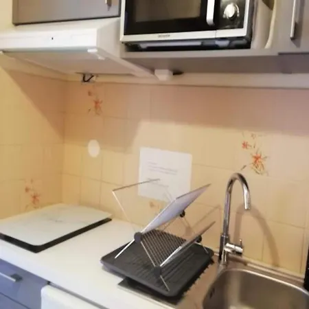 Studio For 2 People アパート エクスレバン