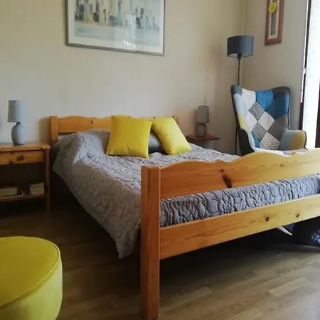 アパート Studio For 2 People エクスレバン