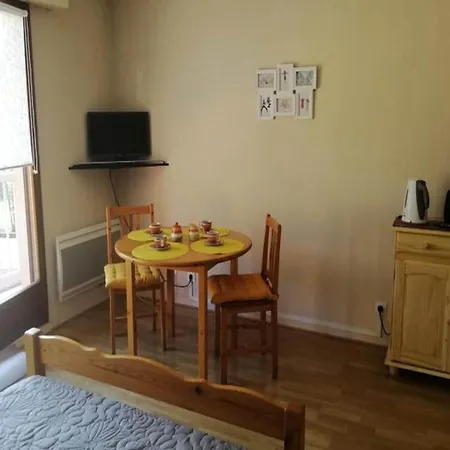 Studio For 2 People アパート